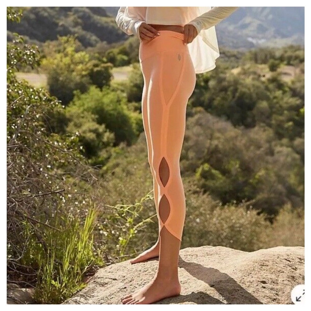 FREE PEOPLE FP Movement $98 Peach Infinity Leggings High-Rise NWOT - Picture 3 of 7